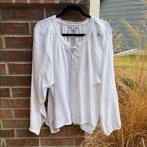 American Eagle Ladies XL White Peasant Boho Inspired Blouse